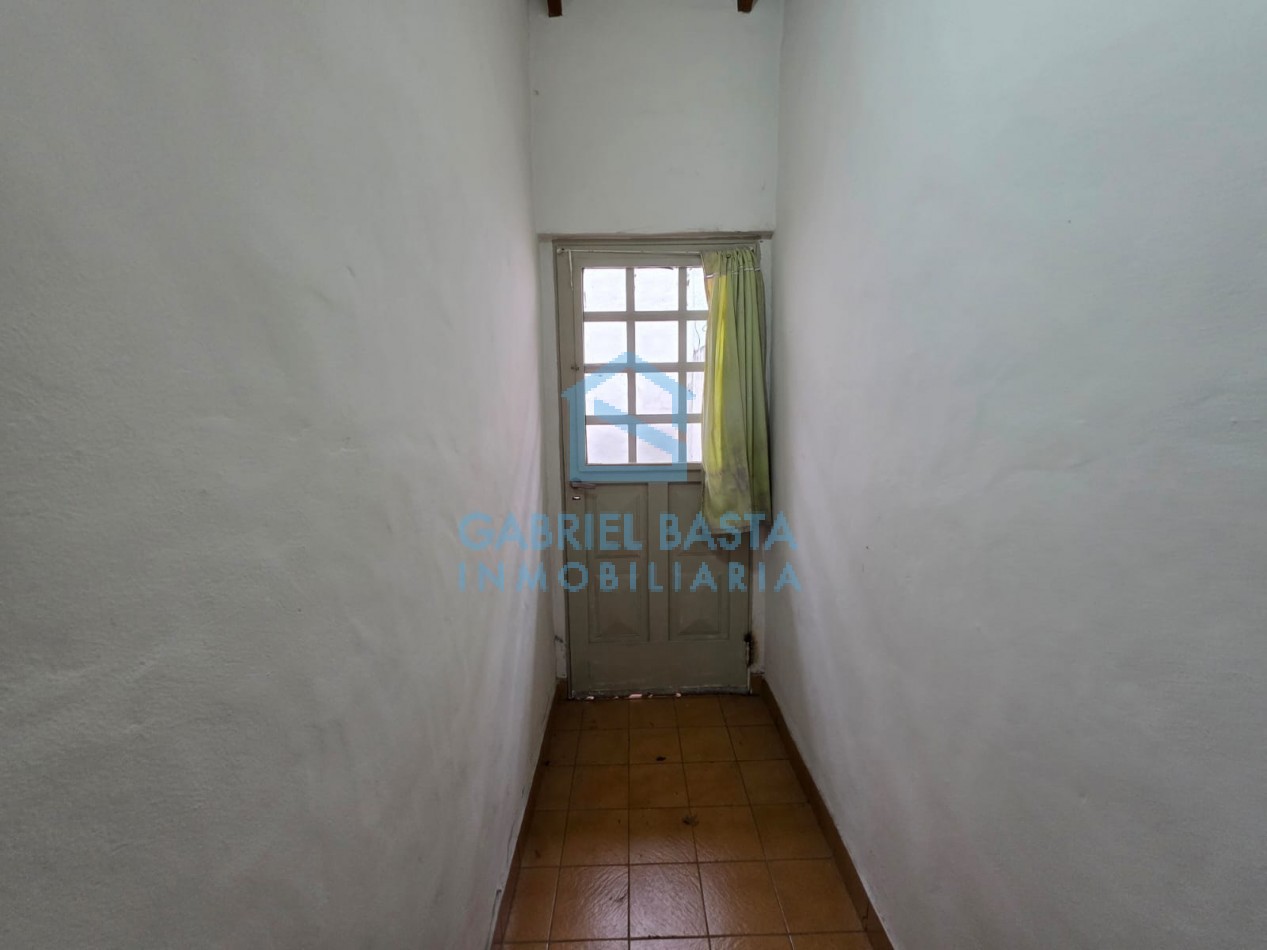 Departamento 2 ambientes con patio sobre Av Calle Real