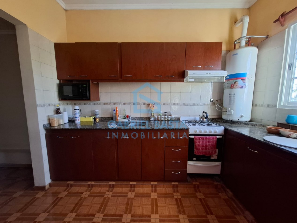 3 casas en bloque en Merlo centro