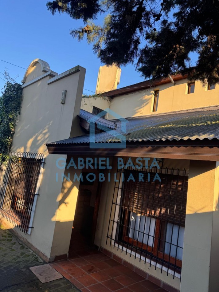 Casa con patio y pileta