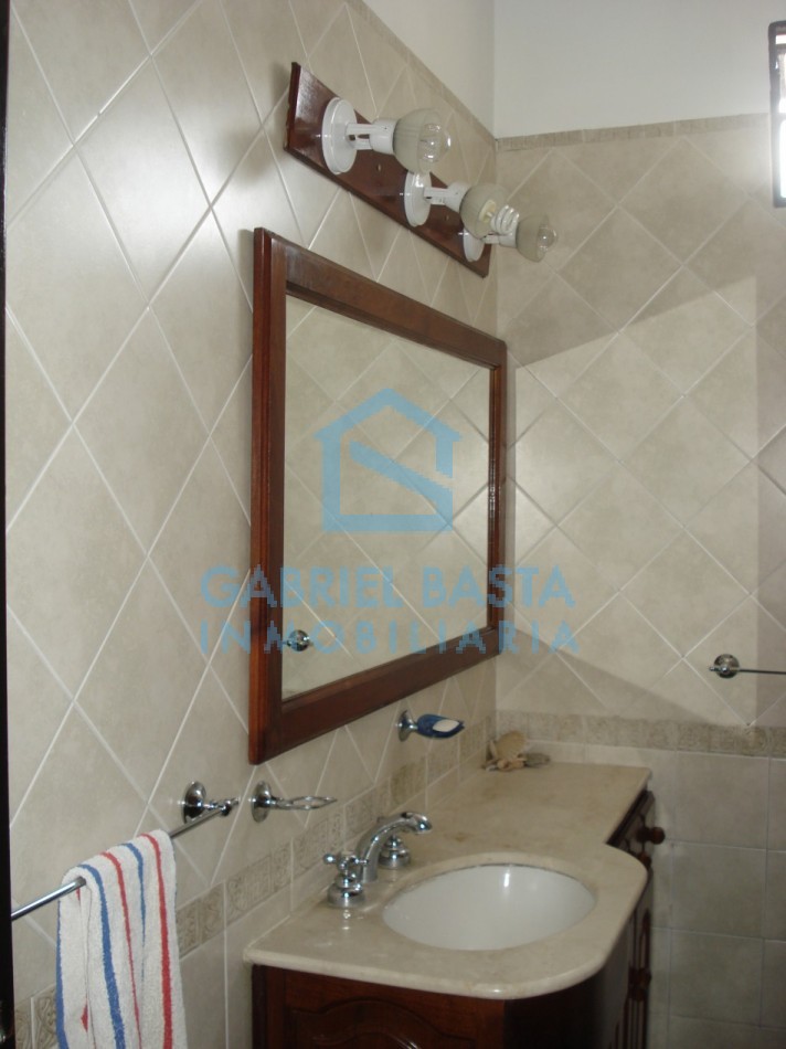 Casa con patio y pileta