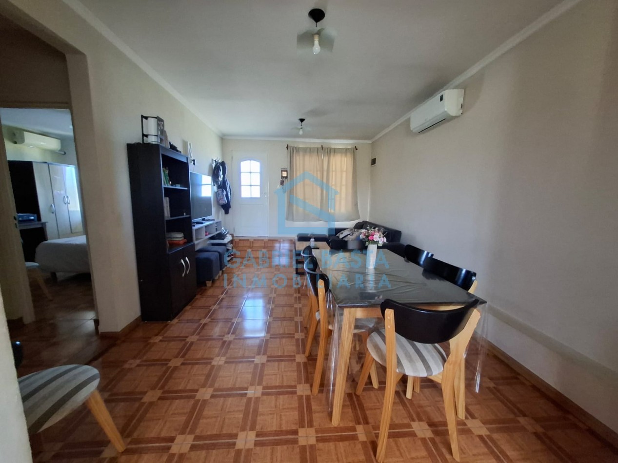 3 casas en bloque en Merlo centro