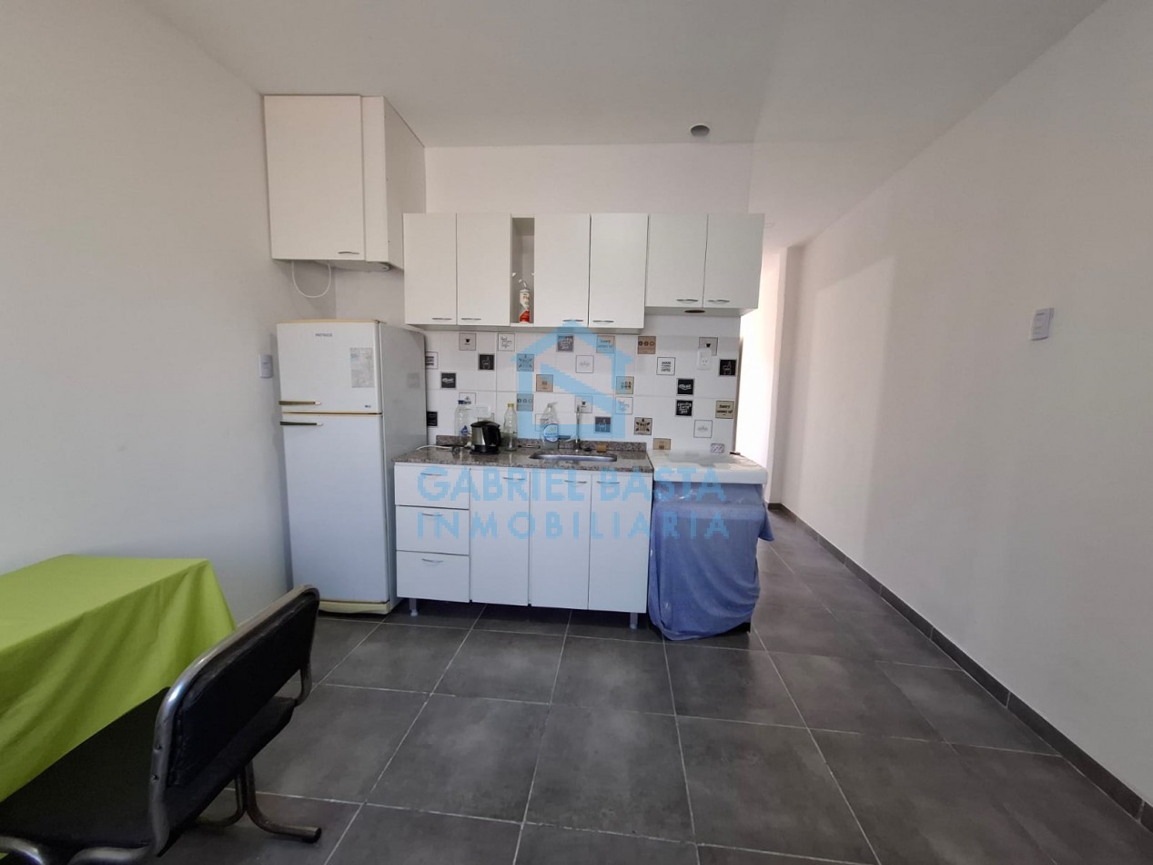 3 casas en bloque en Merlo centro