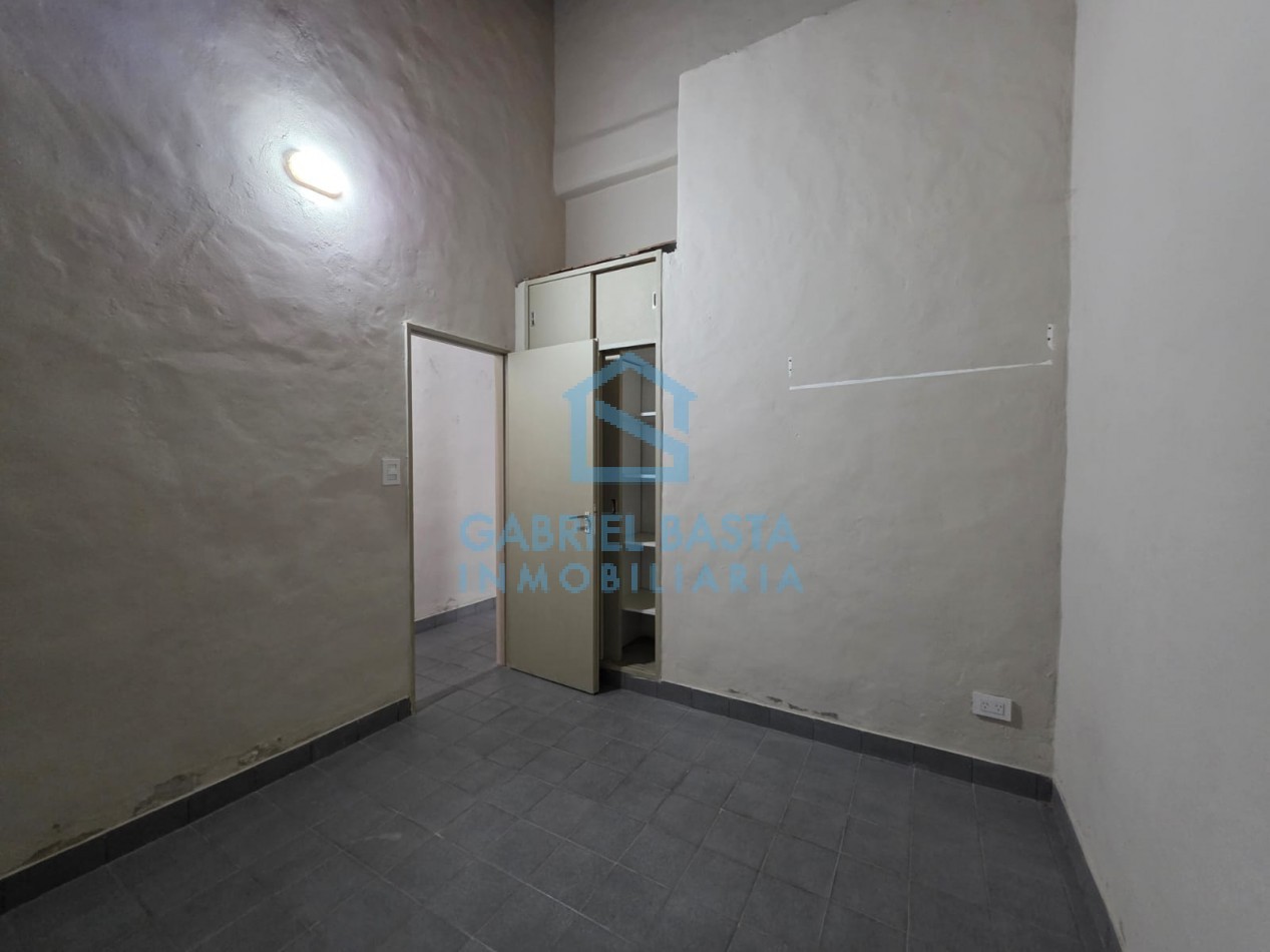 Departamento 2 ambientes con patio Merlo Centro